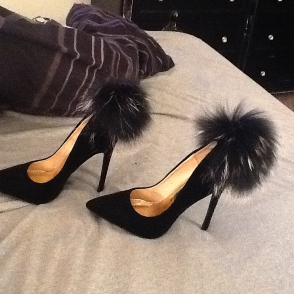 Heels - Picture 2 of 4
